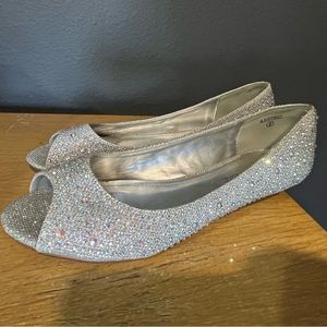 David’s Bridal Flats AJUSTIN10
